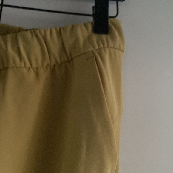 Lululemon On the Fly 7/8 Pant *Woven - Picture 6 of 15